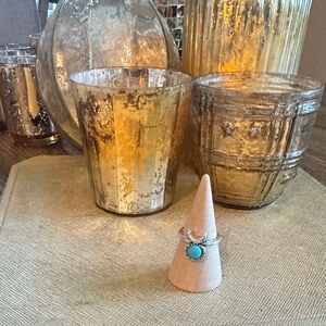 *FREE GIFT GIVEAWAY* NEW silvery faux turquoise ring
size 4.5
Mix & match